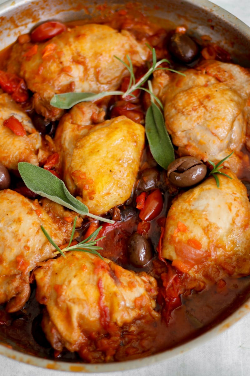 Craft the Perfect Chicken Cacciatore: Wine, Tomatoes & Wild Mushrooms